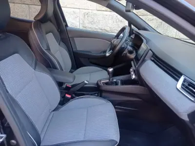 Renault Clio 2024 - 16850 EUR, 23500 km - AUTO.MOTO.pt - 23500km - foto 10 de 15