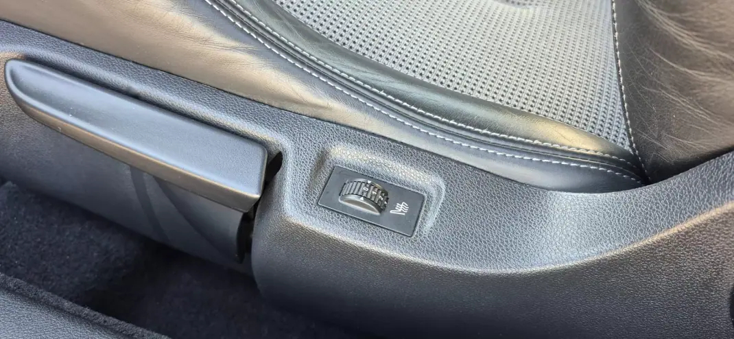 Peugeot RCZ 2014 - 15750 EUR, 213000 km - AUTO.MOTO.pt - 213000km - foto 15 de 31