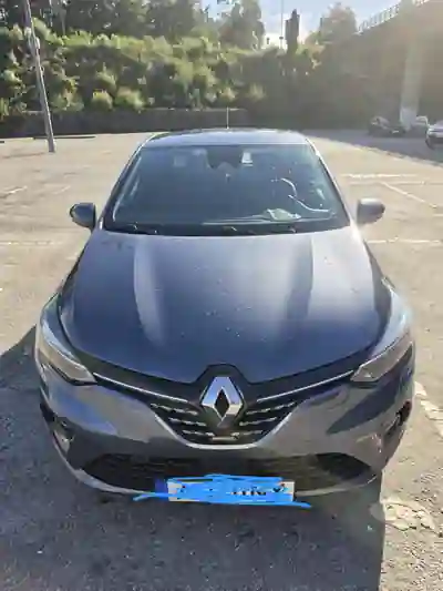 Renault Clio 2022 - 14999 EUR, 50000 km - foto 2 de 12