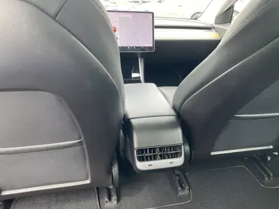 Tesla Model 3 2019 - 22995 EUR, 126801 km - AUTO.MOTO.pt - 126801km - foto 16 de 40
