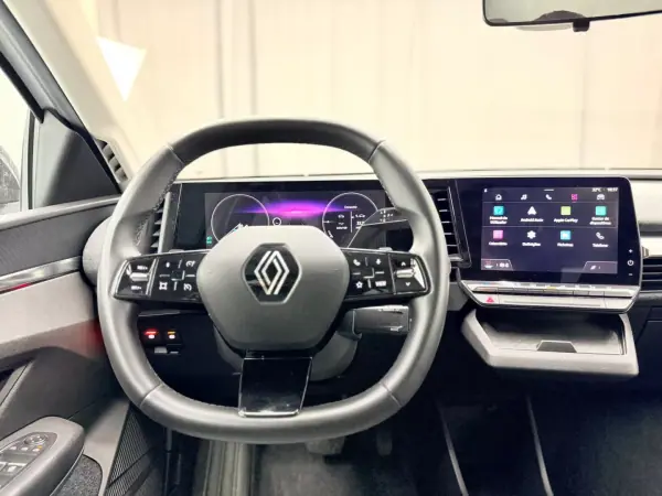 Renault Mégane E-Tech 2022 - 22250 EUR, 23000 km - AUTO.MOTO.pt - 23000km - foto 13 de 20