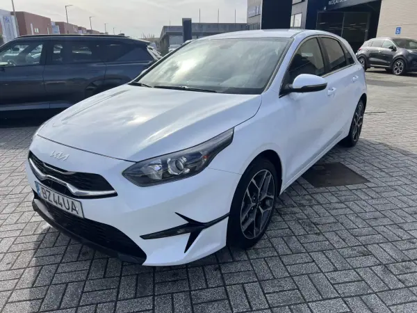 Kia Ceed 2025 - 23900 EUR, 10 km - AUTO.MOTO.pt - 10km - foto 3 de 20