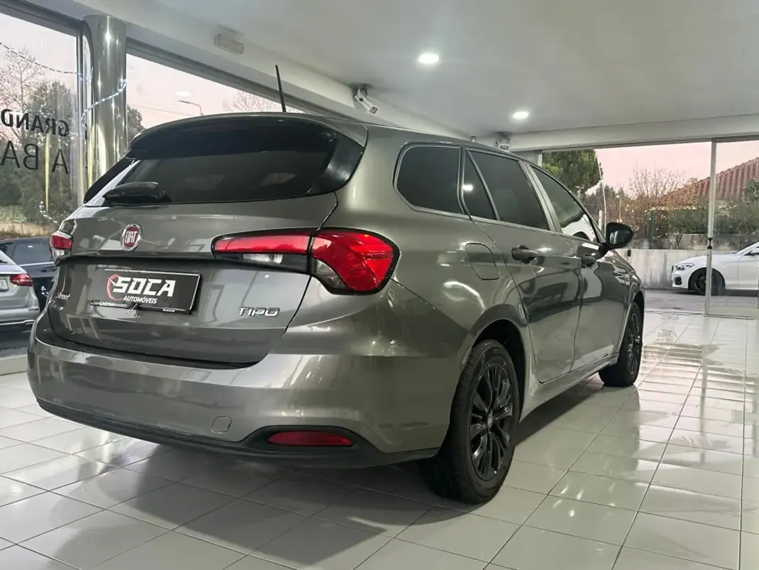 Fiat Tipo Station Wagon 2020 - 13490 EUR, 62200 km - 62200km - foto 5 de 25