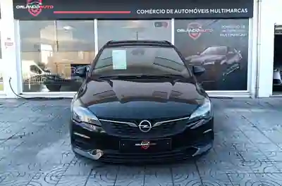 Opel Astra Sports Tourer 2020 - 11950 EUR, 157406 km - AUTO.MOTO.pt - 157406km - foto 1 de 13