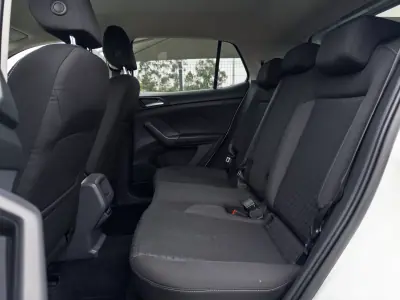 Volkswagen T-Cross 2019 - 17990 EUR, 105000 km - AUTO.MOTO.pt - 105000km - foto 35 de 39