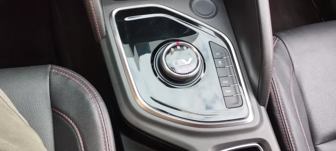 Maxus 2023 - 31500 EUR, 12635 km - AUTO.MOTO.pt - 12635km - foto 14 de 26