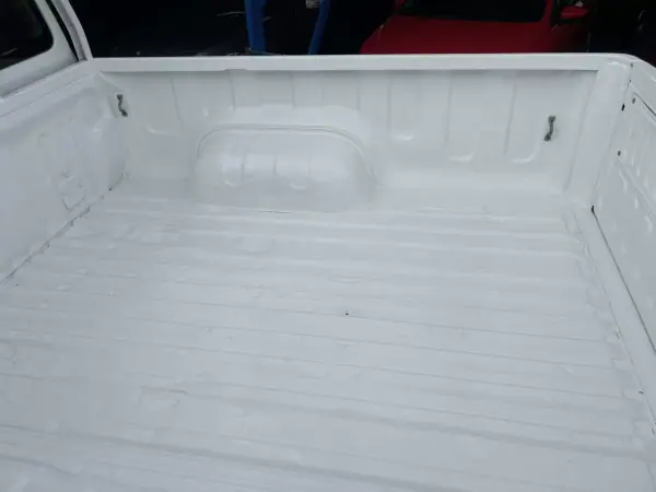 Toyota Hilux 2018 - 29999 EUR, 257000 km - AUTO.MOTO.pt - 257000km - foto 6 de 13