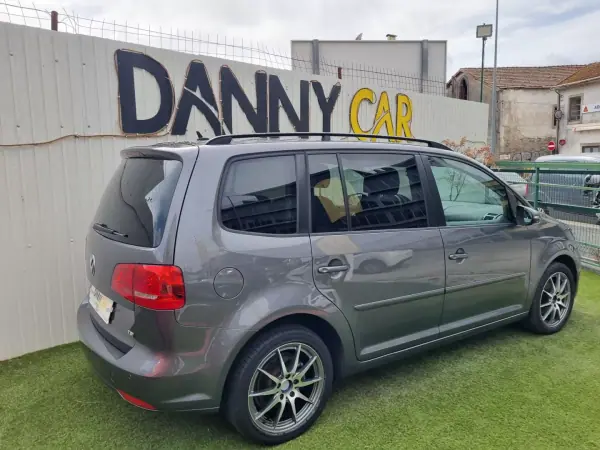 Volkswagen Touran 2014 - 14750 EUR, 122000 km - AUTO.MOTO.pt - 122000km - foto 2 de 17