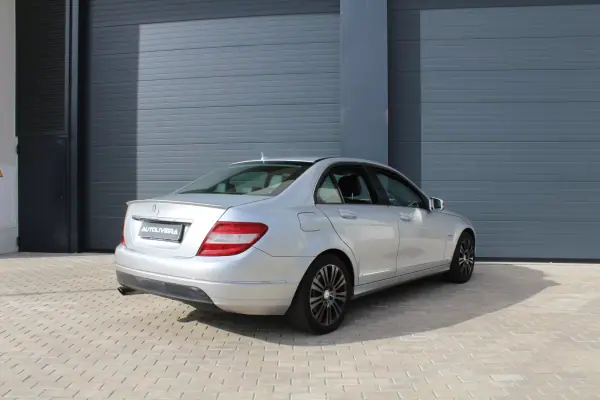 Mercedes-Benz C 250 2008 - 12990 EUR, 241176 km - AUTO.MOTO.pt - 241176km - foto 6 de 18