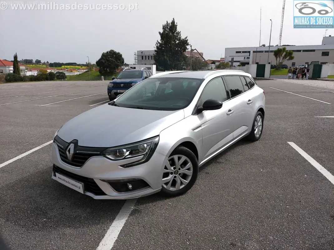 Renault Mégane Sport Tourer 2020 - 14250 EUR, 178000 km - AUTO.MOTO.pt - 178000km - foto 1 de 26