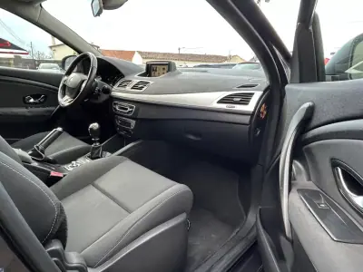 Renault Mégane Sport Tourer 2014 - 8900 EUR, 269392 km - AUTO.MOTO.pt - 269392km - foto 20 de 20