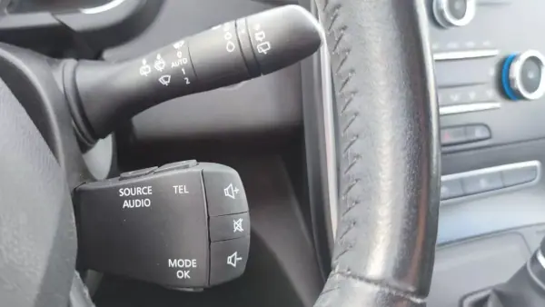 Renault Scénic 2017 - 12590 EUR, 176302 km - 176302km - foto 11 de 22