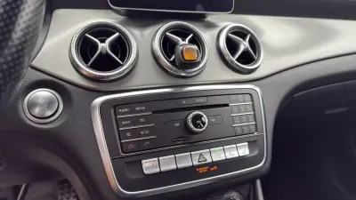 Mercedes-Benz CLA 200 2017 - 21800 EUR, 181000 km - AUTO.MOTO.pt - 181000km - foto 38 de 55