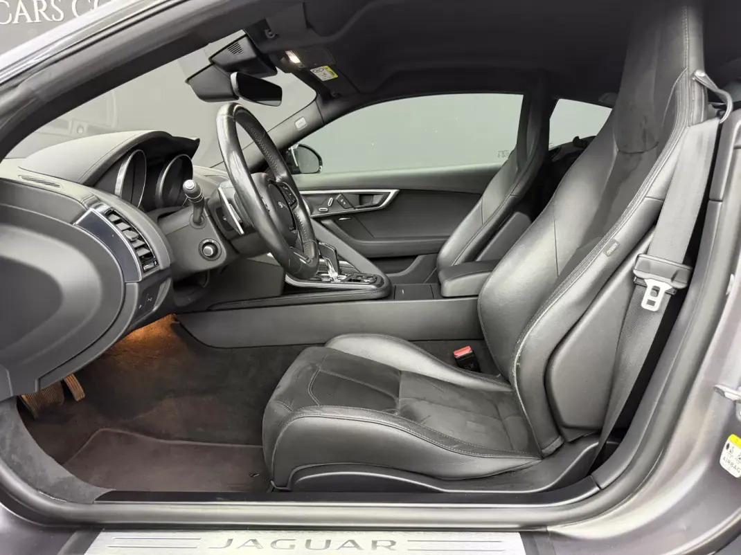 Jaguar F-Type 2018 - 48950 EUR, 57634 km - 57634km - foto 21 de 43