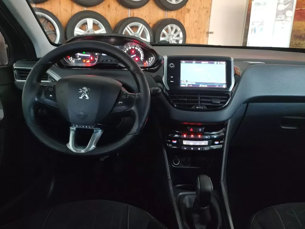 Peugeot 2008 2017 - 14950 EUR, 128000 km - AUTO.MOTO.pt - 128000km - foto 7 de 14