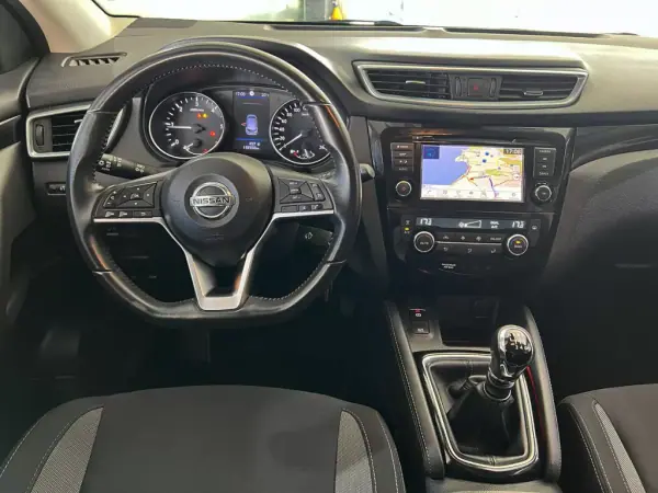 Nissan Qashqai 2019 - 16900 EUR, 120094 km - AUTO.MOTO.pt - 120094km - foto 9 de 22