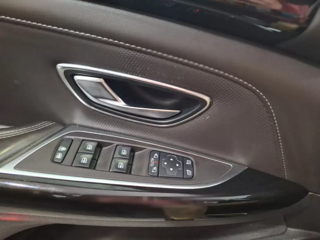 Renault Espace 2015 - 12490 EUR, 253000 km - 253000km - foto 6 de 28