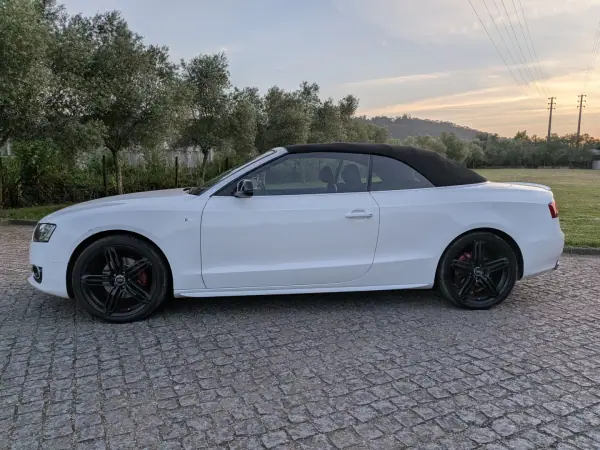 Audi A5 Cabrio 2012 - 15990 EUR, 224000 km - AUTO.MOTO.pt - 224000km - foto 9 de 10