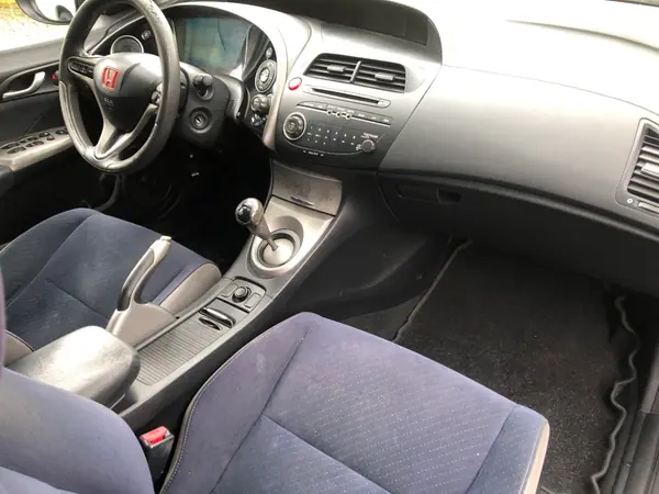 Honda Civic 2008 - 3500 EUR, 249000 km - AUTO.MOTO.pt - 249000km - foto 8 de 8