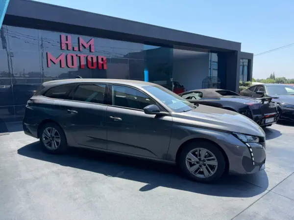 Peugeot 308 SW 2022 - 14900 EUR, 130000 km - AUTO.MOTO.pt - 130000km - foto 2 de 10
