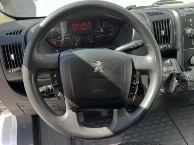 Peugeot 2020 - 16800 EUR, 177696 km - AUTO.MOTO.pt - 177696km - foto 8 de 21