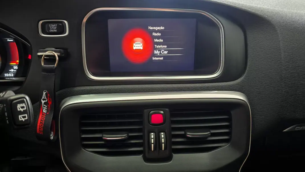 Volvo V40 Cross Country 2017 - 13990 EUR, 169554 km - 169554km - foto 30 de 61