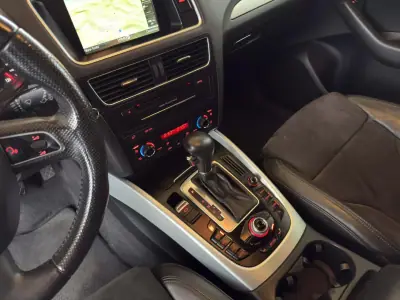 Audi Q5 2009 - 13950 EUR, 326842 km - AUTO.MOTO.pt - 326842km - foto 18 de 33