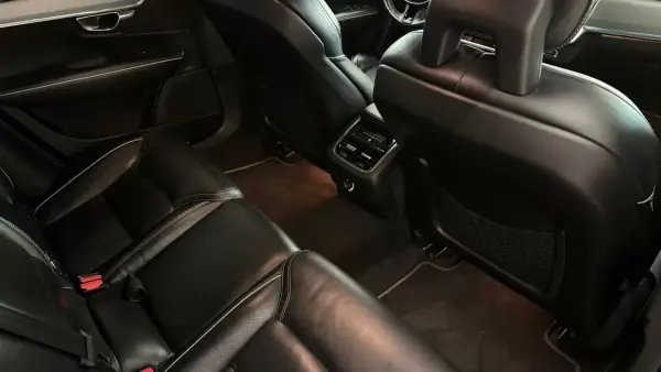 Volvo V90 2018 - 23990 EUR, 166090 km - AUTO.MOTO.pt - 166090km - foto 25 de 31