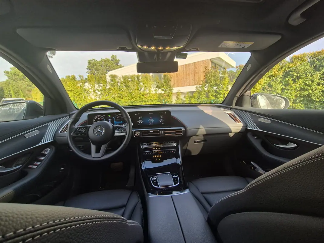 Mercedes-Benz EQC 2023 - 40000 EUR, 31000 km - AUTO.MOTO.pt - 31000km - foto 1 de 16