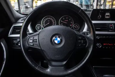 BMW 320 2014 - 11890 EUR, 285600 km - 285600km - foto 10 de 38