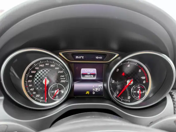 Mercedes-Benz A 180 2018 - 17990 EUR, 105300 km - AUTO.MOTO.pt - 105300km - foto 13 de 20