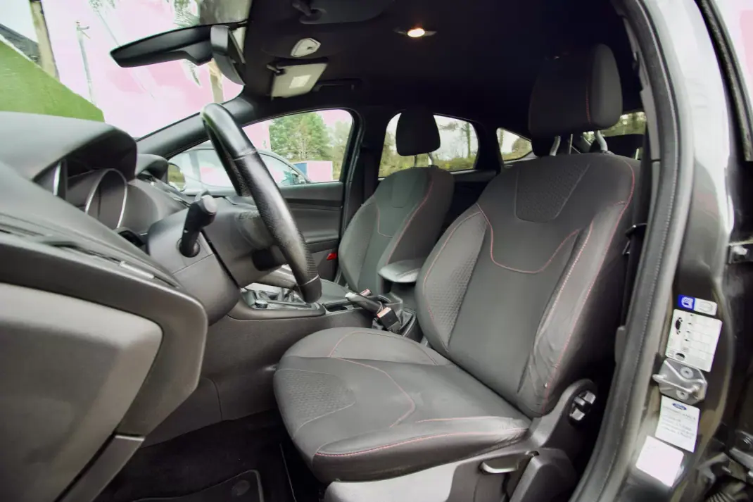 Ford Focus 2018 - 14990 EUR, 104000 km - AUTO.MOTO.pt - 104000km - foto 12 de 29