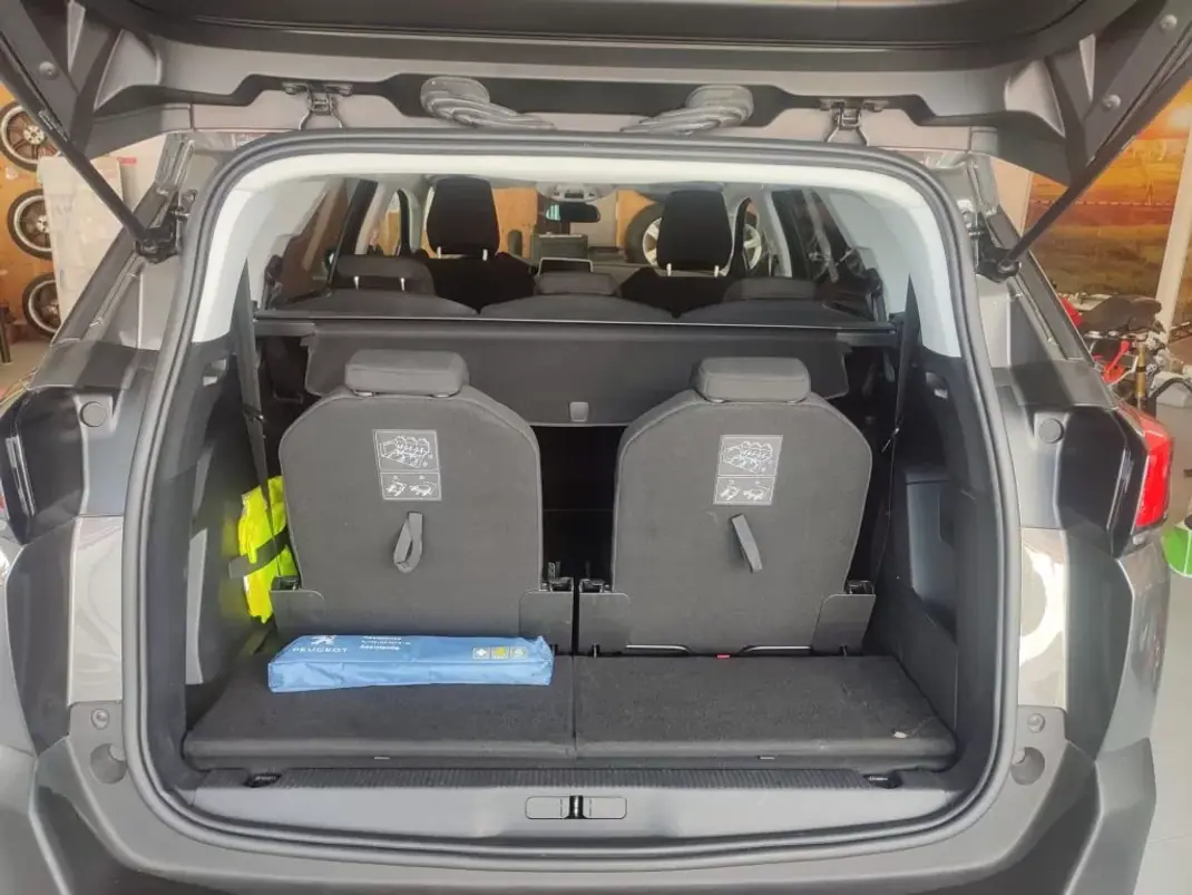 Peugeot 5008 2017 - 19999 EUR, 172000 km - AUTO.MOTO.pt - 172000km - foto 5 de 20