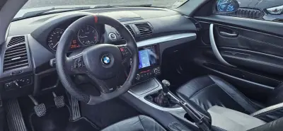 BMW 118 2018 - 9999 EUR, 300000 km - AUTO.MOTO.pt - 300000km - foto 6 de 24
