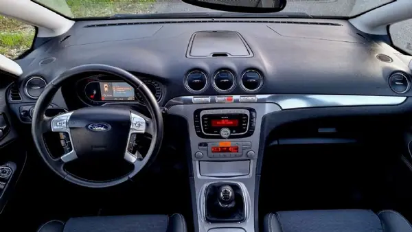 Ford S-Max 2007 - 7950 EUR, 380000 km - AUTO.MOTO.pt - 380000km - foto 9 de 23