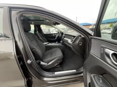 Volvo XC 60 2020 - 32750 EUR, 141000 km - AUTO.MOTO.pt - 141000km - foto 29 de 51
