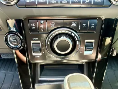 Toyota Land Cruiser 2017 - 67500 EUR, 149504 km - AUTO.MOTO.pt - 149504km - foto 23 de 42