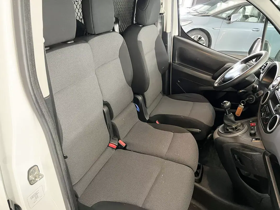 Citroën Berlingo 1.6 BlueHDi L1 Club 3L 2018 - 12600 EUR, 143113 km - AUTO.MOTO.pt - 143113km - foto 14 de 20