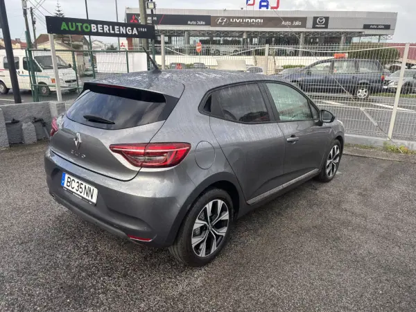 Renault Clio 2023 - 16950 EUR, 44091 km - AUTO.MOTO.pt - 44091km - foto 8 de 10