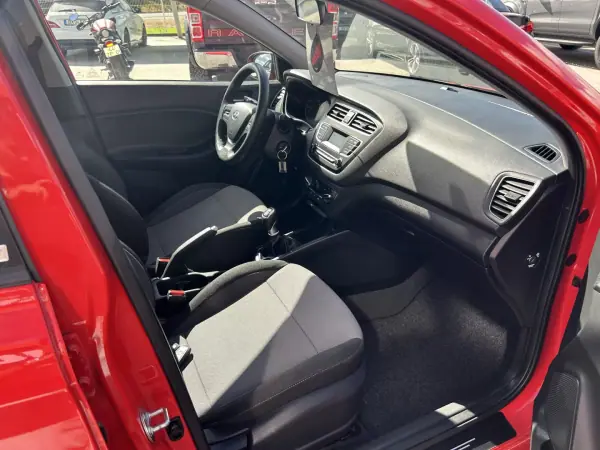 Hyundai i20 2020 - 13547 EUR, 43500 km - 43500km - foto 10 de 17