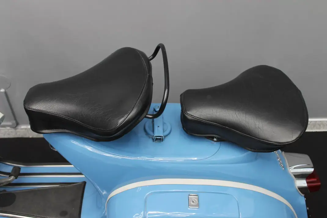 Piaggio Vespa 1963 - 6500 EUR, 36000 km - AUTO.MOTO.pt - 36000km - foto 7 de 14