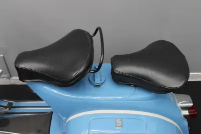 Piaggio Vespa 1963 - 6500 EUR, 36000 km - AUTO.MOTO.pt - 36000km - foto 7 de 14