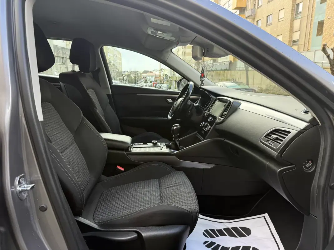 Renault Talisman 2018 - 10450 EUR, 197000 km - AUTO.MOTO.pt - 197000km - foto 13 de 14