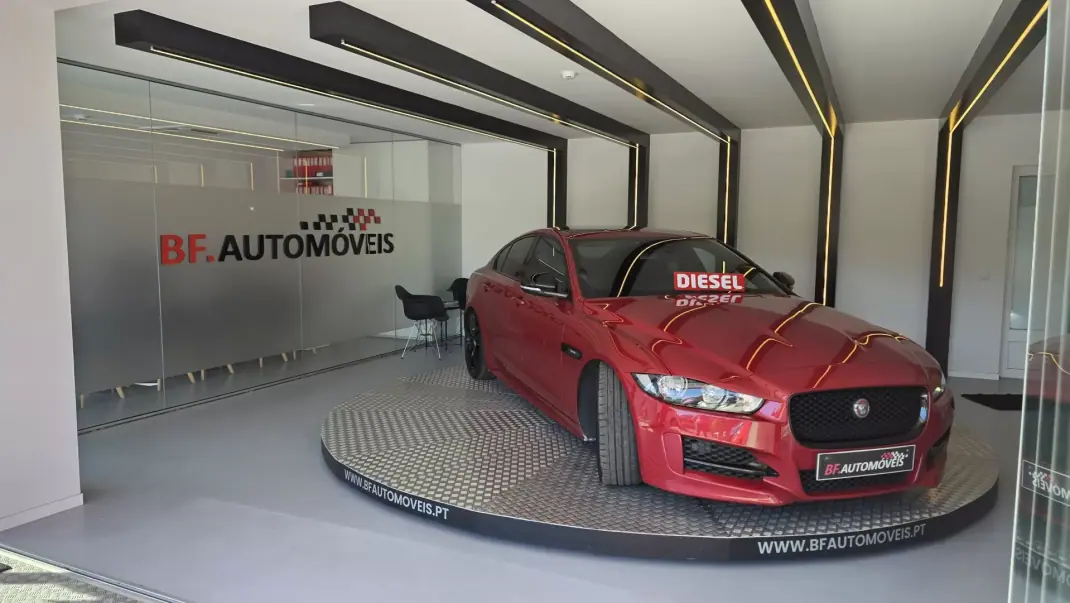 Jaguar XE 2016 - 14950 EUR, 176623 km - AUTO.MOTO.pt - 176623km - foto 5 de 58