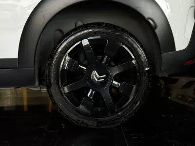 Citroën C4 Cactus 2020 - 14990 EUR, 120700 km - AUTO.MOTO.pt - 120700km - foto 16 de 33