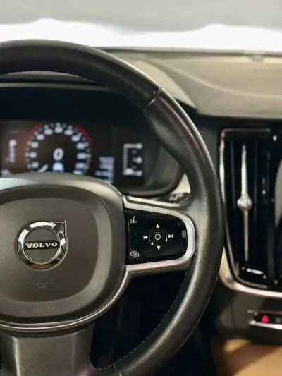 Volvo V90 2017 - 19750 EUR, 199000 km - AUTO.MOTO.pt - 199000km - foto 18 de 30