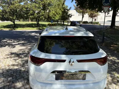 Renault Mégane 2022 - 17500 EUR, 149000 km - 149000km - foto 7 de 18