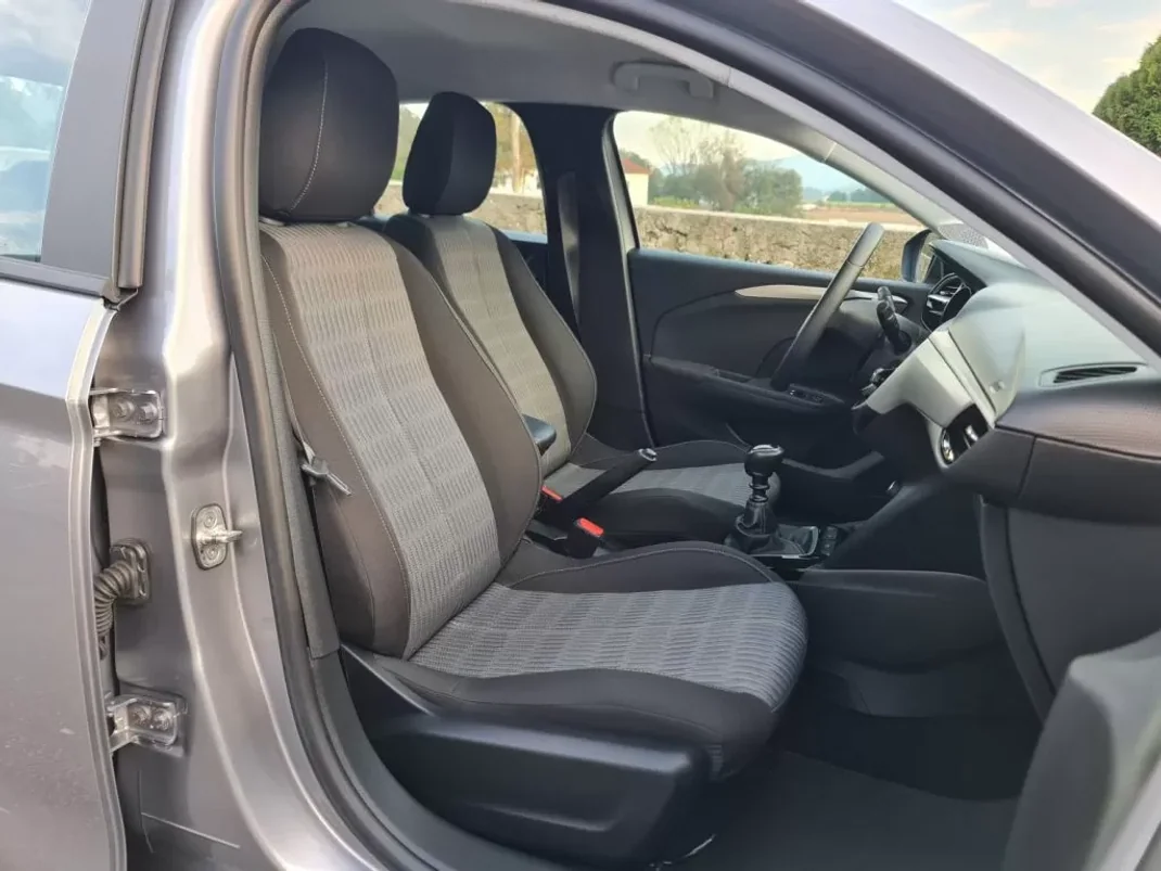 Opel Corsa 2020 - 15990 EUR, 140000 km - AUTO.MOTO.pt - 140000km - foto 28 de 31