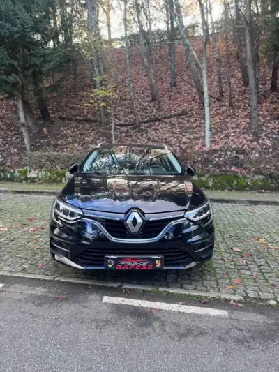 Renault Mégane Break 2022 - 17500 EUR, 116925 km - AUTO.MOTO.pt - 116925km - foto 3 de 19