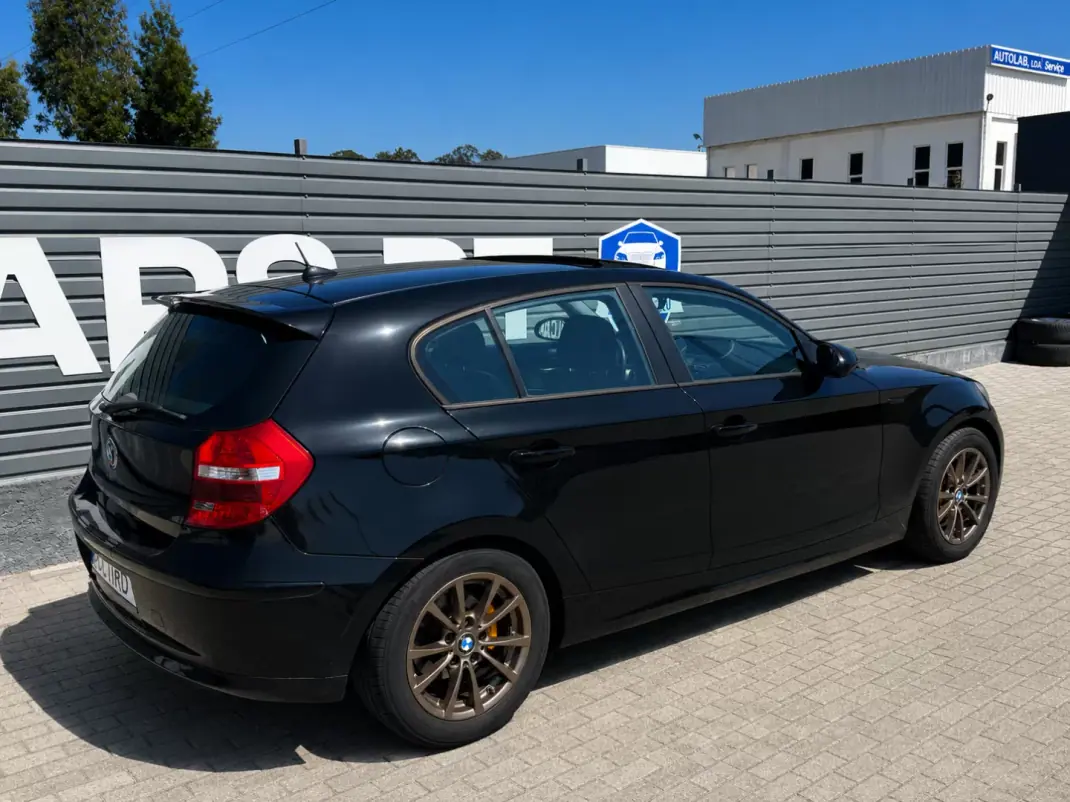 BMW 116 2009 - 10950 EUR, 253000 km - 253000km - foto 8 de 13